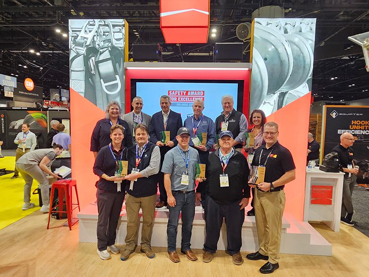 All award winners on the stage. 