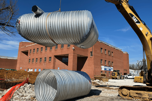 excavator lifting pipe section