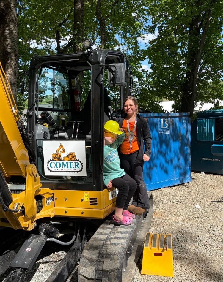 Comer Construction set up for the Touch a truck event<br />
