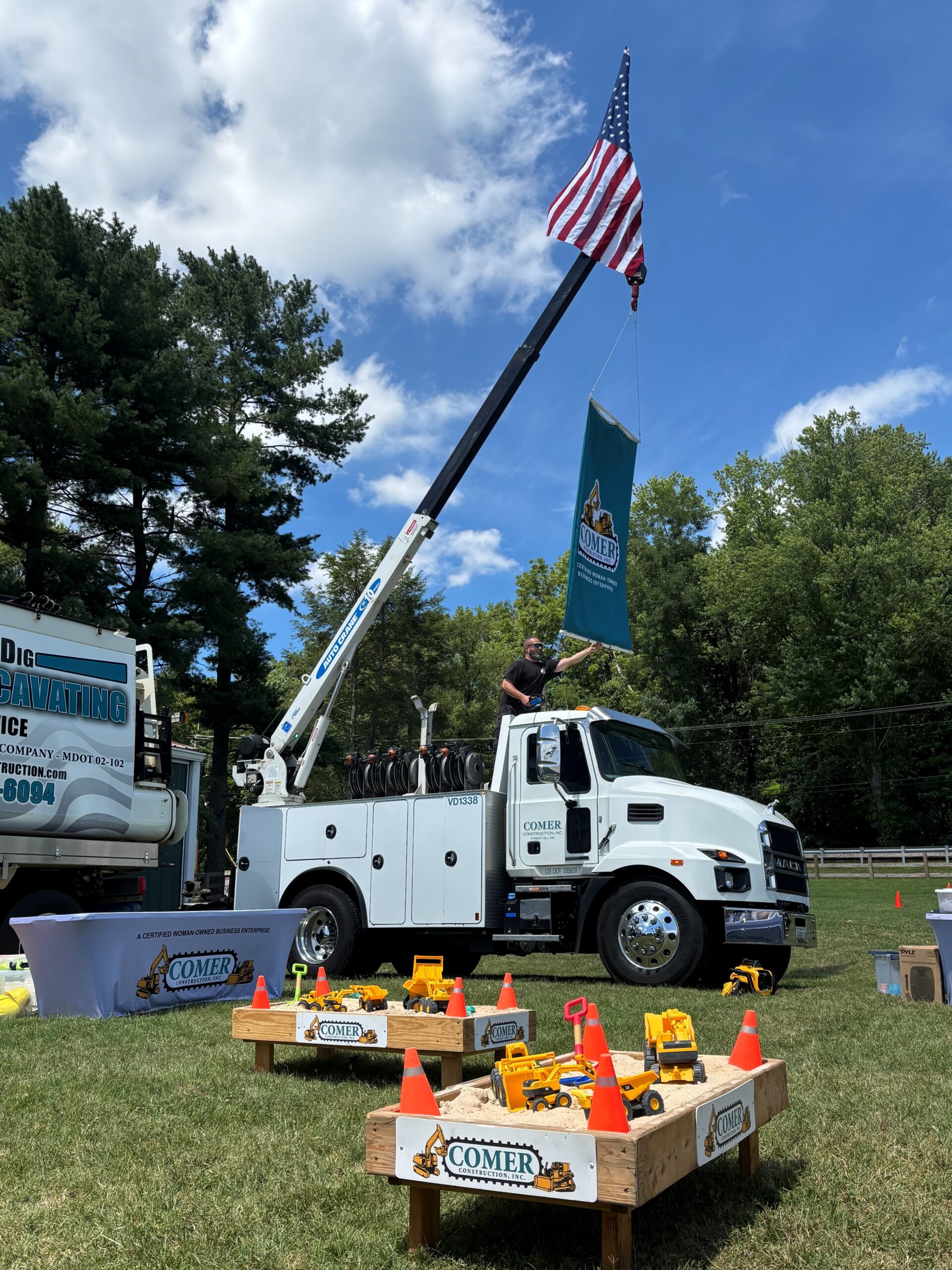 Comer Construction set up for the Touch a truck event<br />
